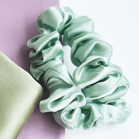 Siden Selma Tunn scrunchie 100% mullbärssilke - almaofsweden.se