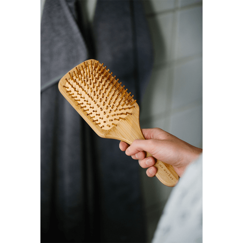 Grums Bamboo Massaging Hair Growth Brush - almaofsweden.se